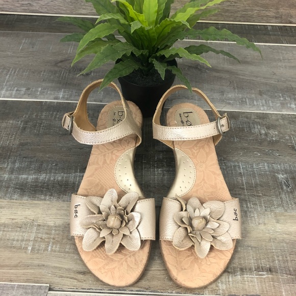 boc Shoes - BOC by Born Metallic Tan Flowered Strap Sandal Size 8